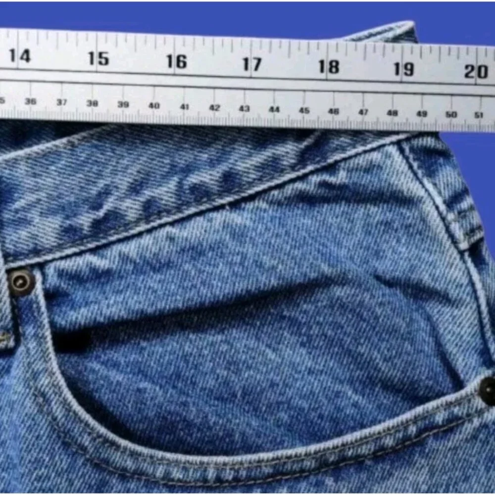 LLBean 100% Cotton Classic Relaxed Fit Straight Jeans Size 40x32 Blue Denim - Picture 3 of 12